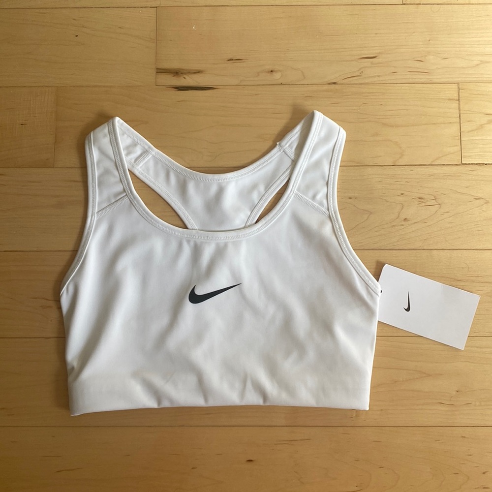 Nike - Swoosh Sports Bra - Small